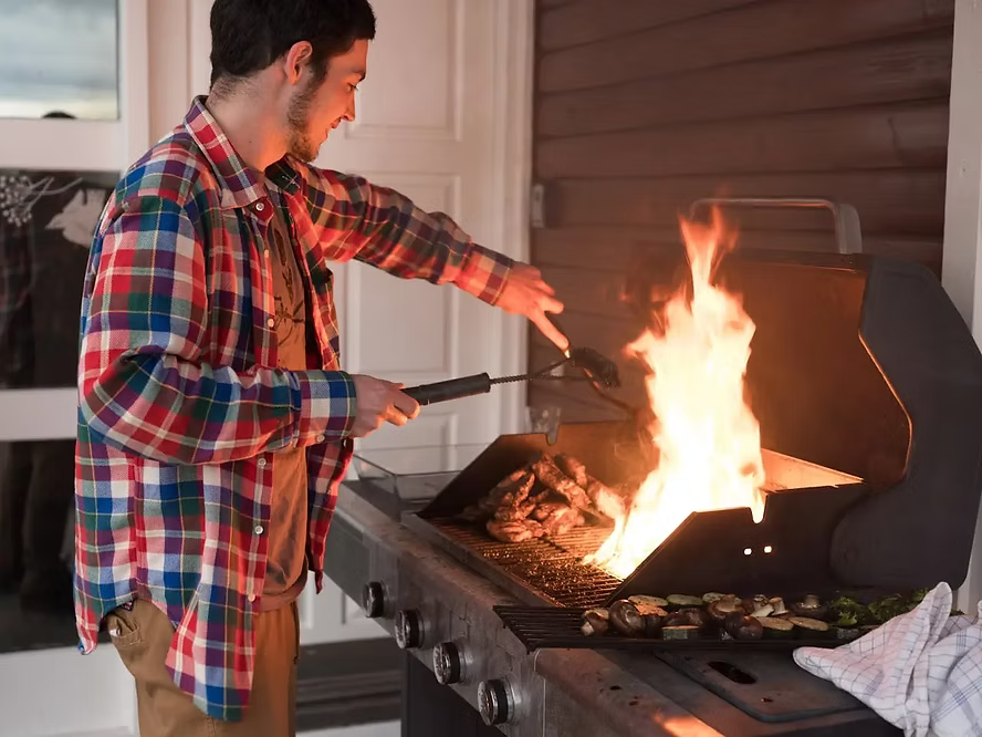 Top-5-Mistakes-People-Make-When-Grilling-and-How-to-Avoid-Them  Mathews BBQ Supply