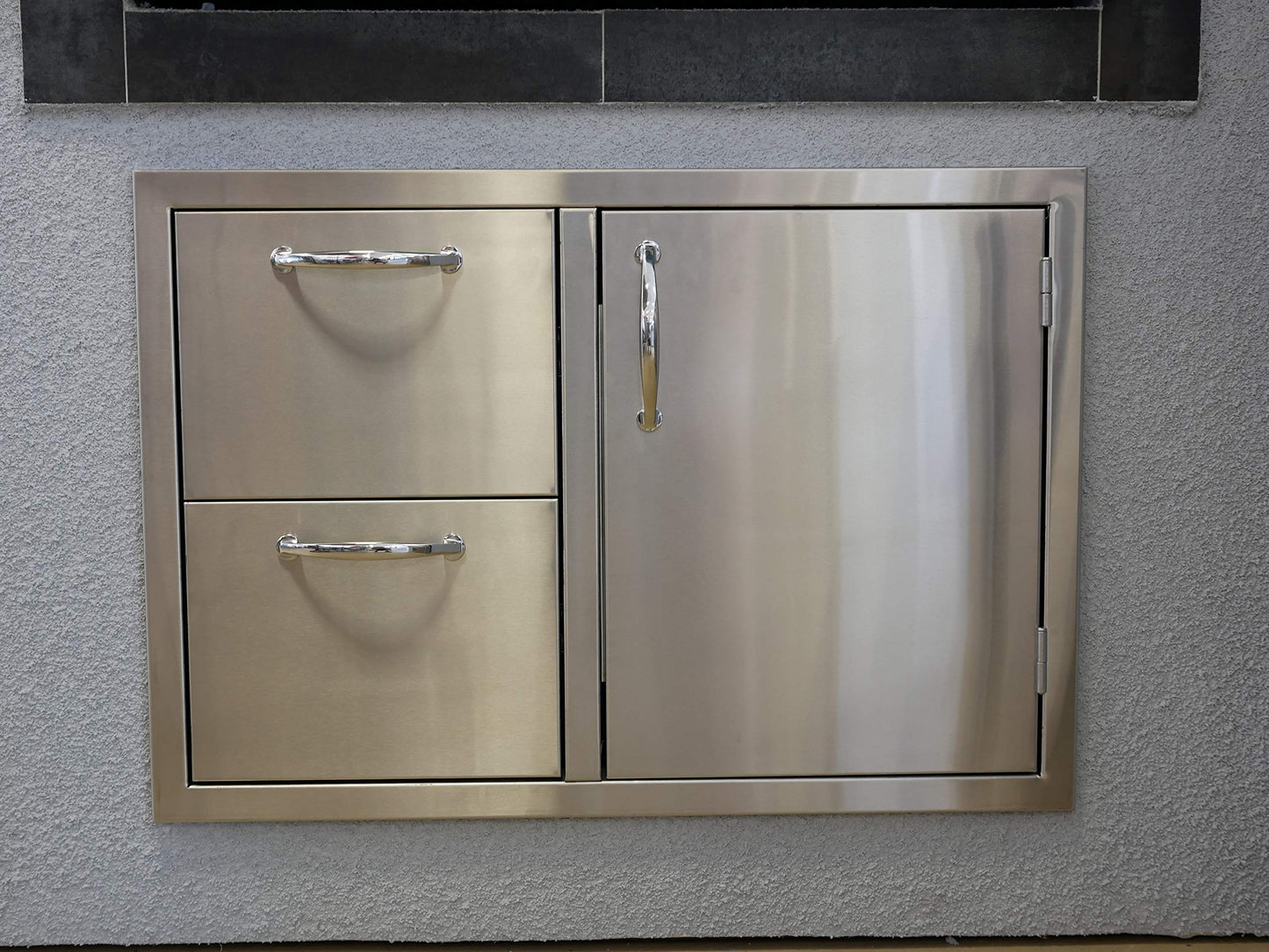 Lion Premium Grills 32 Inch L75000 Natural Gas Grill with USA Made 32 Inch Stainless Steel Door Drawer Combo Package Lion Premium Grills